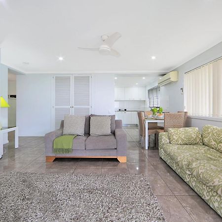 Nautilus Beachside Apartments Bargara Quarto foto